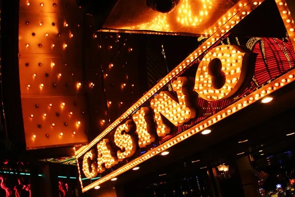 Live blackjack table with professional dealer at restutogel login studio